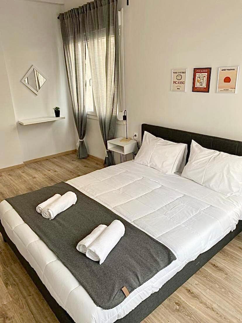 Comfortable Apartment In The City Center Athene Buitenkant foto