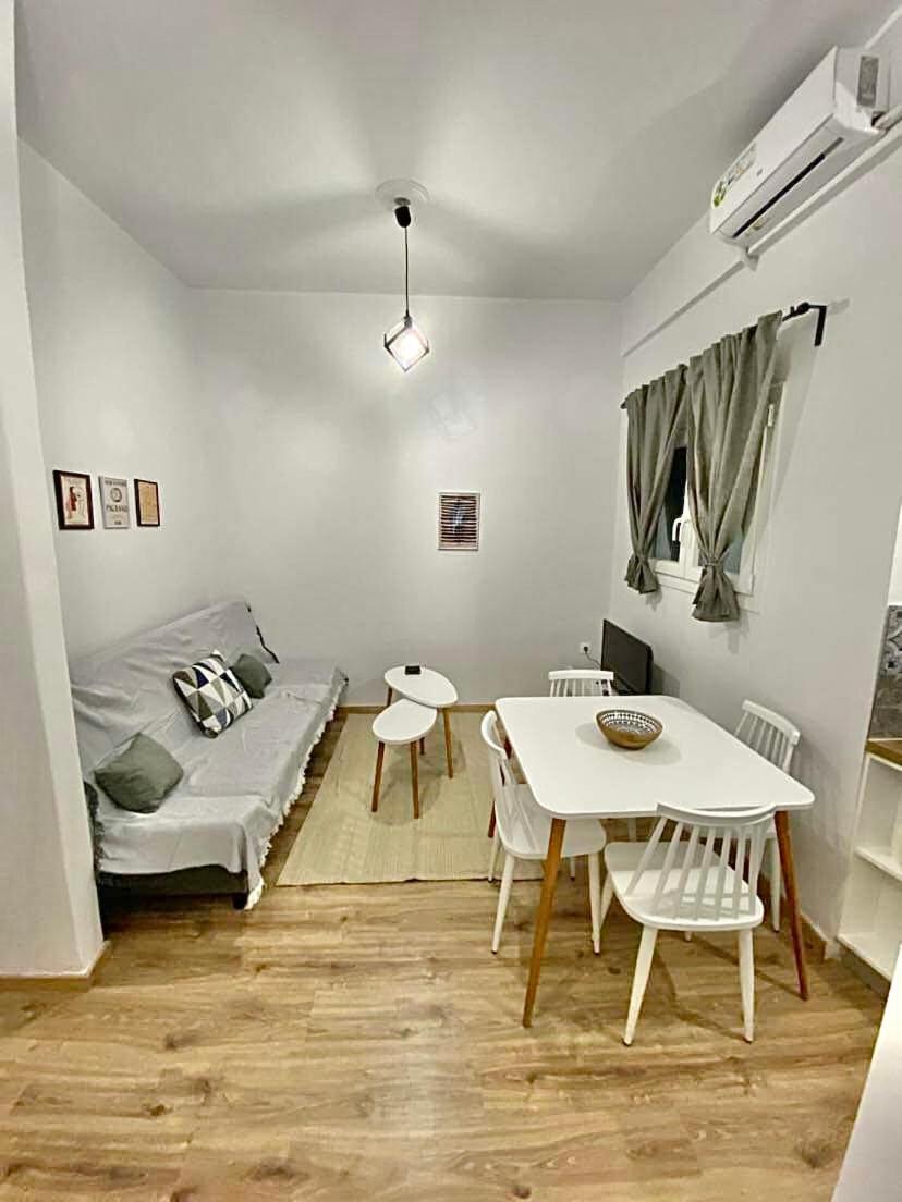 Comfortable Apartment In The City Center Athene Buitenkant foto