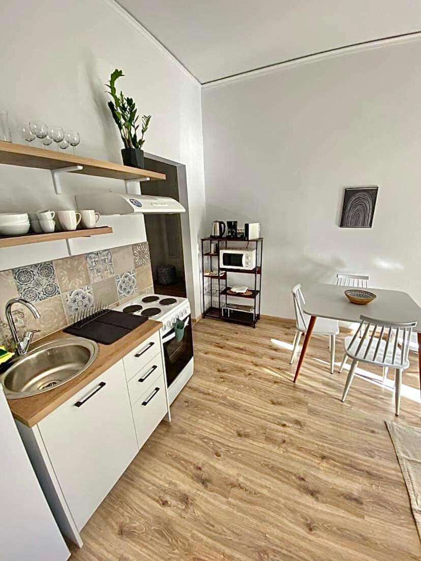 Comfortable Apartment In The City Center Athene Buitenkant foto